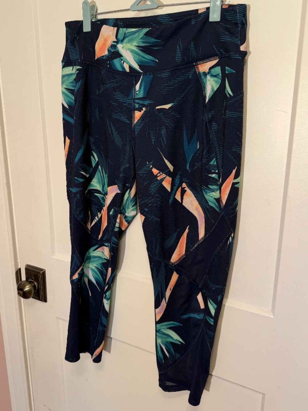 Tek Gear Copped Leggings and Sports Bra Set